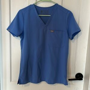 CEIL BLUE FIGS SCRUB TOP